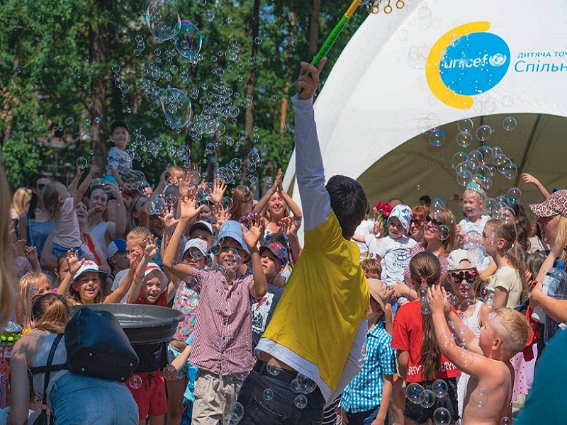 Charity performance 10